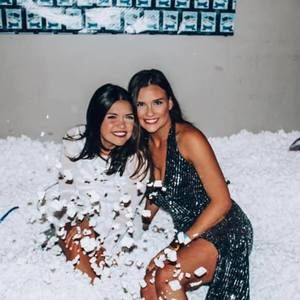 Meet your Posher, Caroline